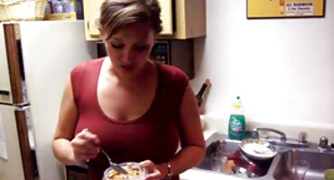 Da bi pojebao susjeda, dobrovoljno se javio da pomogne porno matorke slike kositi travnjak.