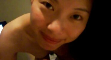 Završio sisate babe porno sam trbuh s glazurom od trešnje.