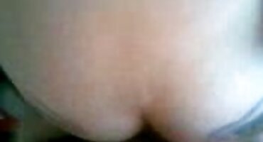 Jesse St sranje kurac u dubokom grlu matorka porno sa suzama.