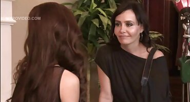 Muž i žena guzate matorke porno i ljubavnik imaju seks.