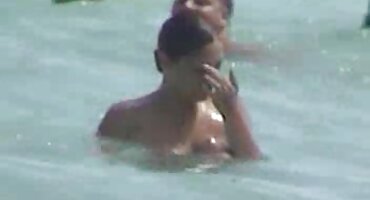 Žene prijestupnice porno slike matorke imaju seks sa zaštitarom.